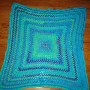 HAND CROCHET BABY BLANKET 34"x34"
